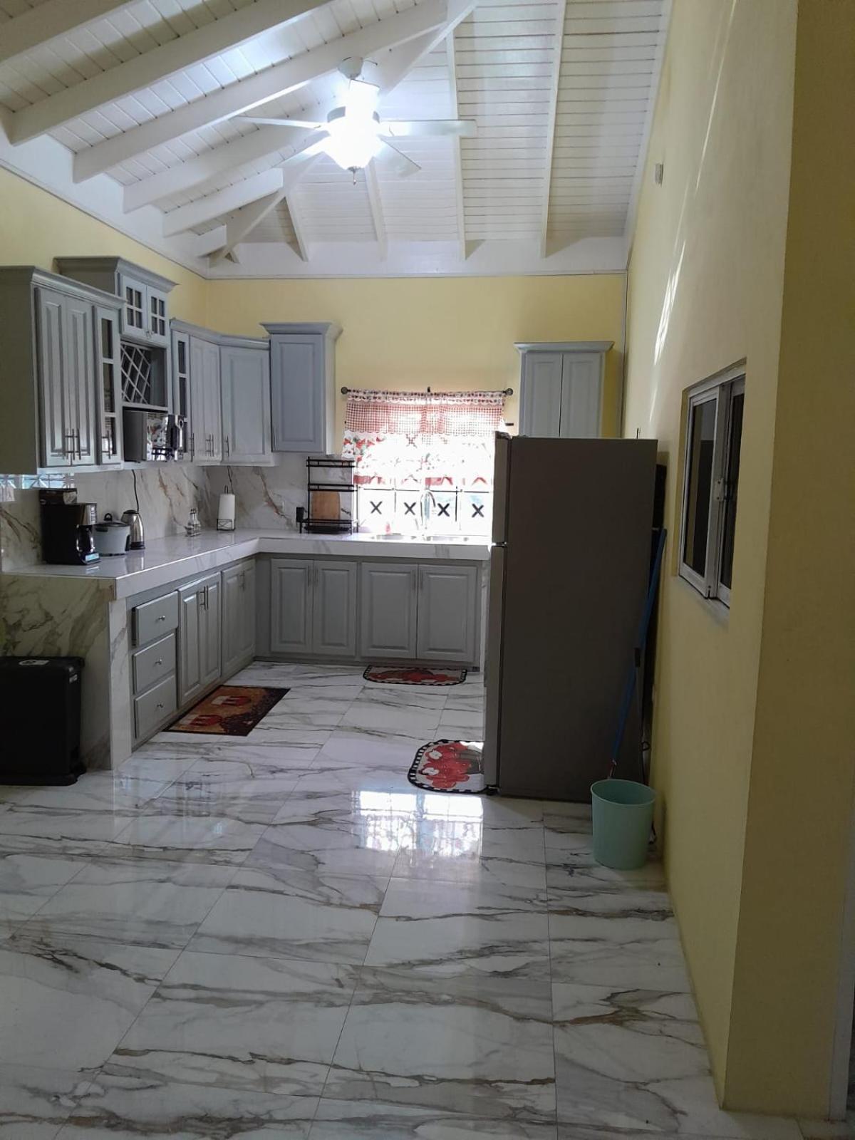 Jamaica Oasis Suite Portmore Buitenkant foto